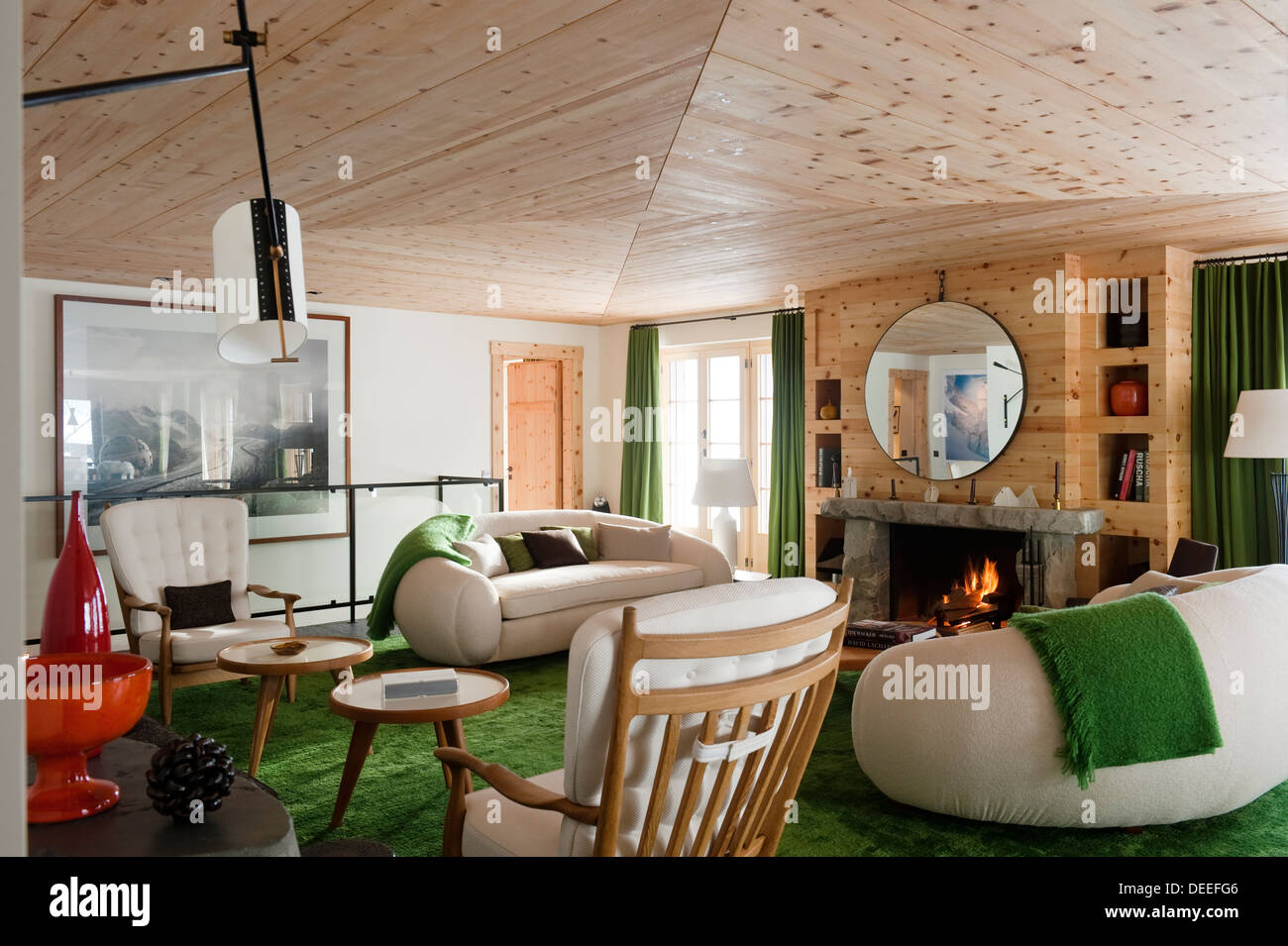 Chalet in Gstaad con interior design da Tino Zervudachi Foto Stock