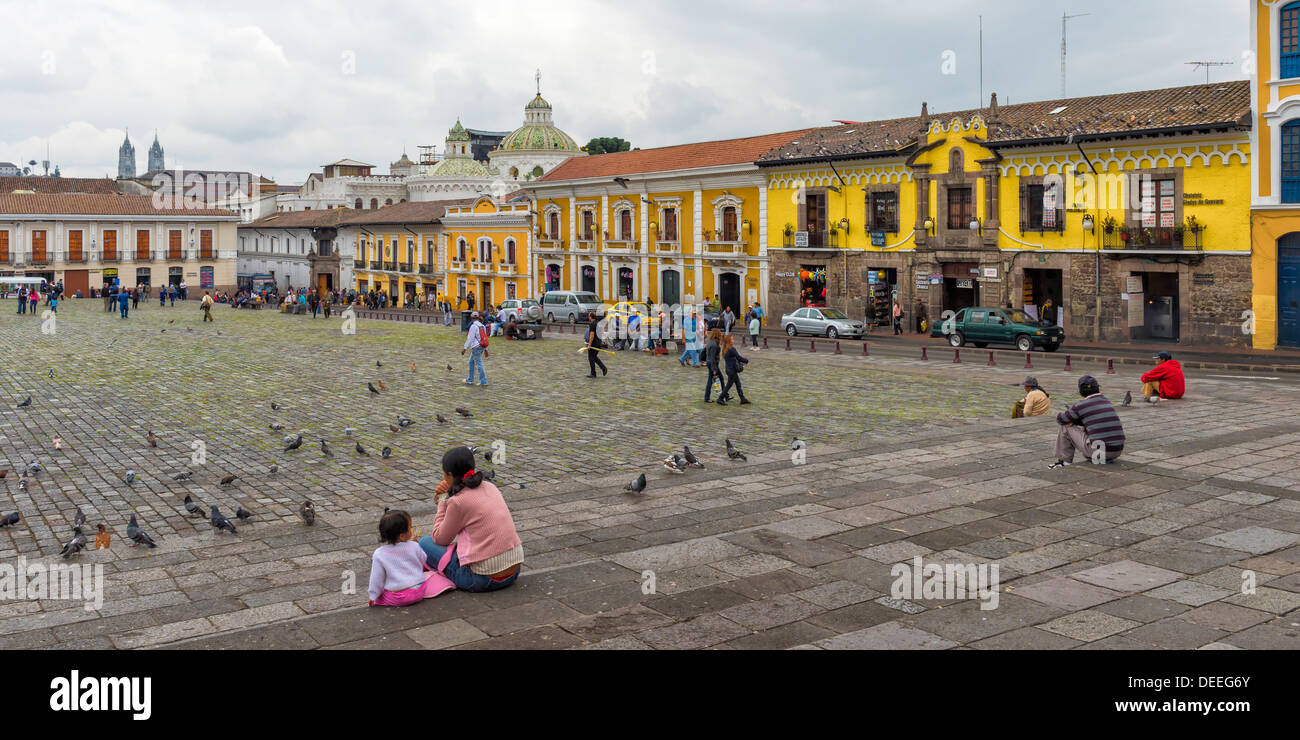 San Francisco Square, Quito, centro storico di Quito, Sito Patrimonio Mondiale dell'UNESCO, Provincia Pichincha, Ecuador, Sud America Foto Stock