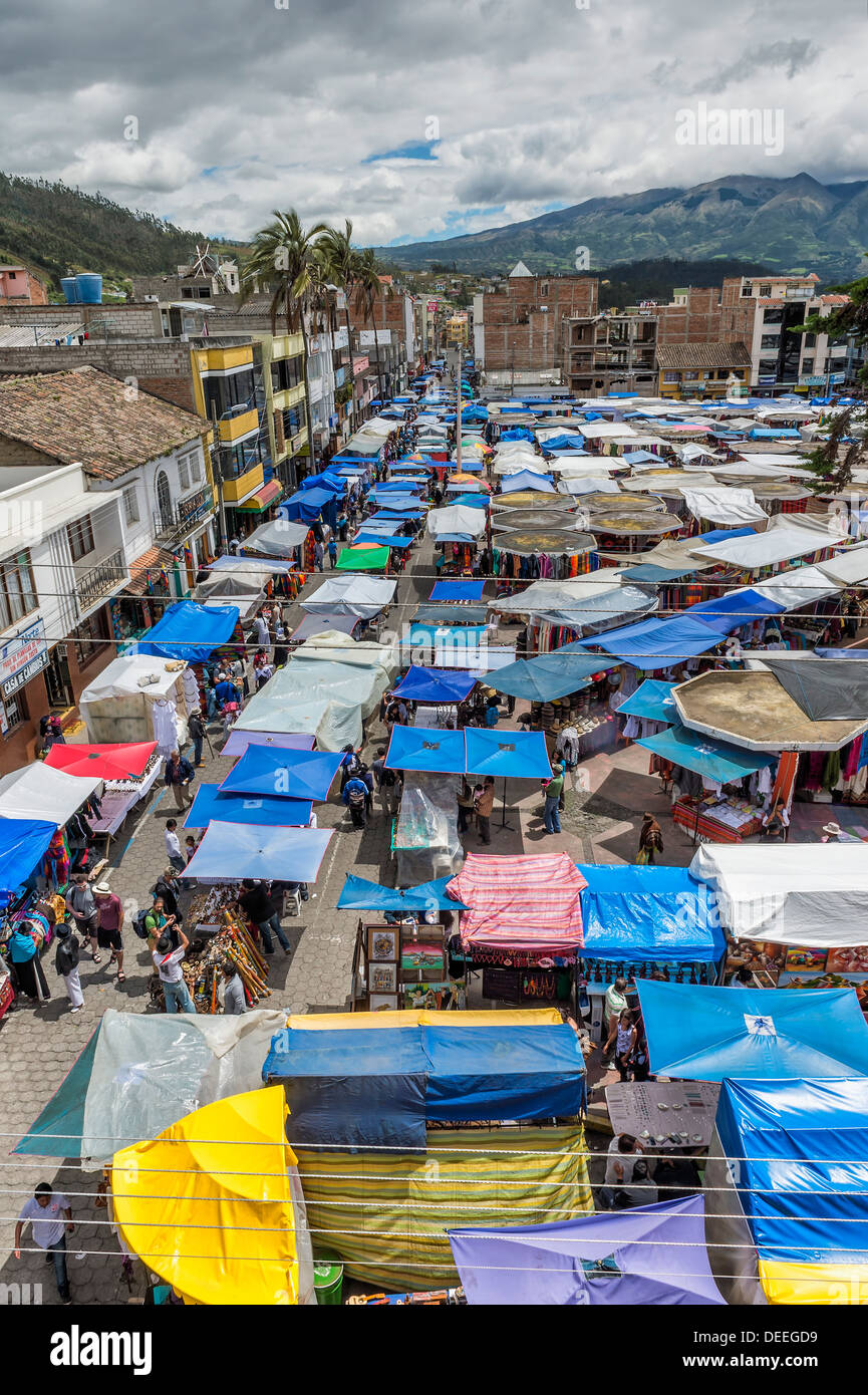 Mercato di Otavalo, provincia di Imbabura, Ecuador, Sud America Foto Stock
