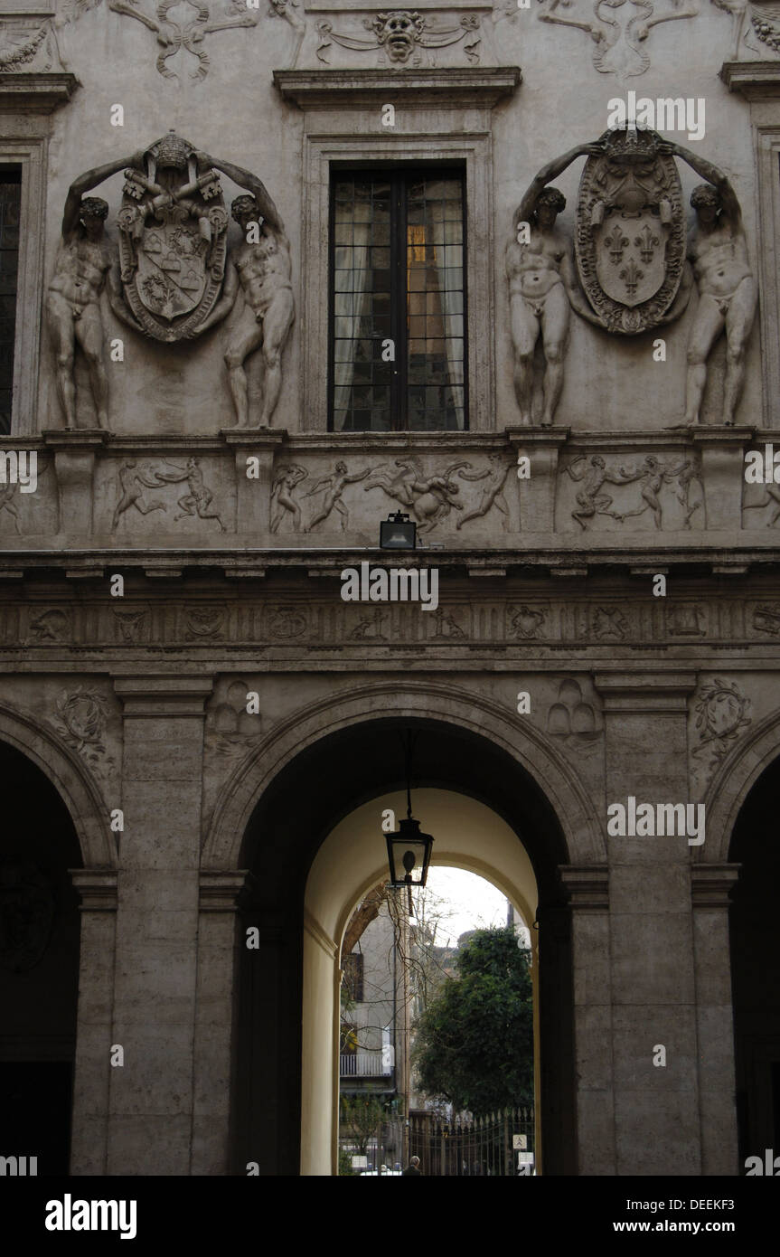 L'Italia. Roma. Spada del palazzo. Il XVI secolo. Rinnovato nel xvii secolo da Francesco Borromini (1599-1667). Cortile. Foto Stock