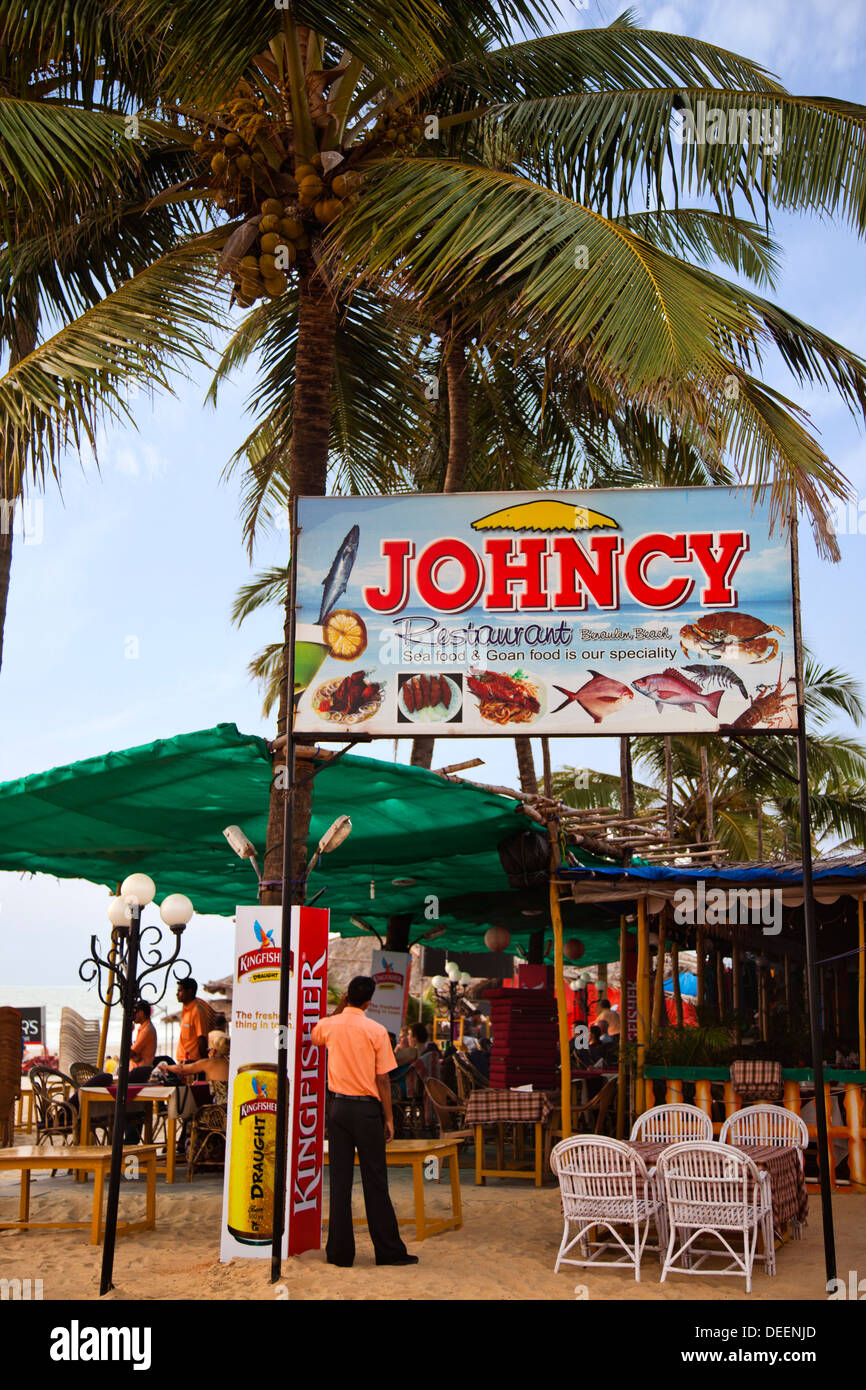 Il ristorante sulla spiaggia, spiaggia Johncy Ristorante, Panaji, Goa, India Foto Stock
