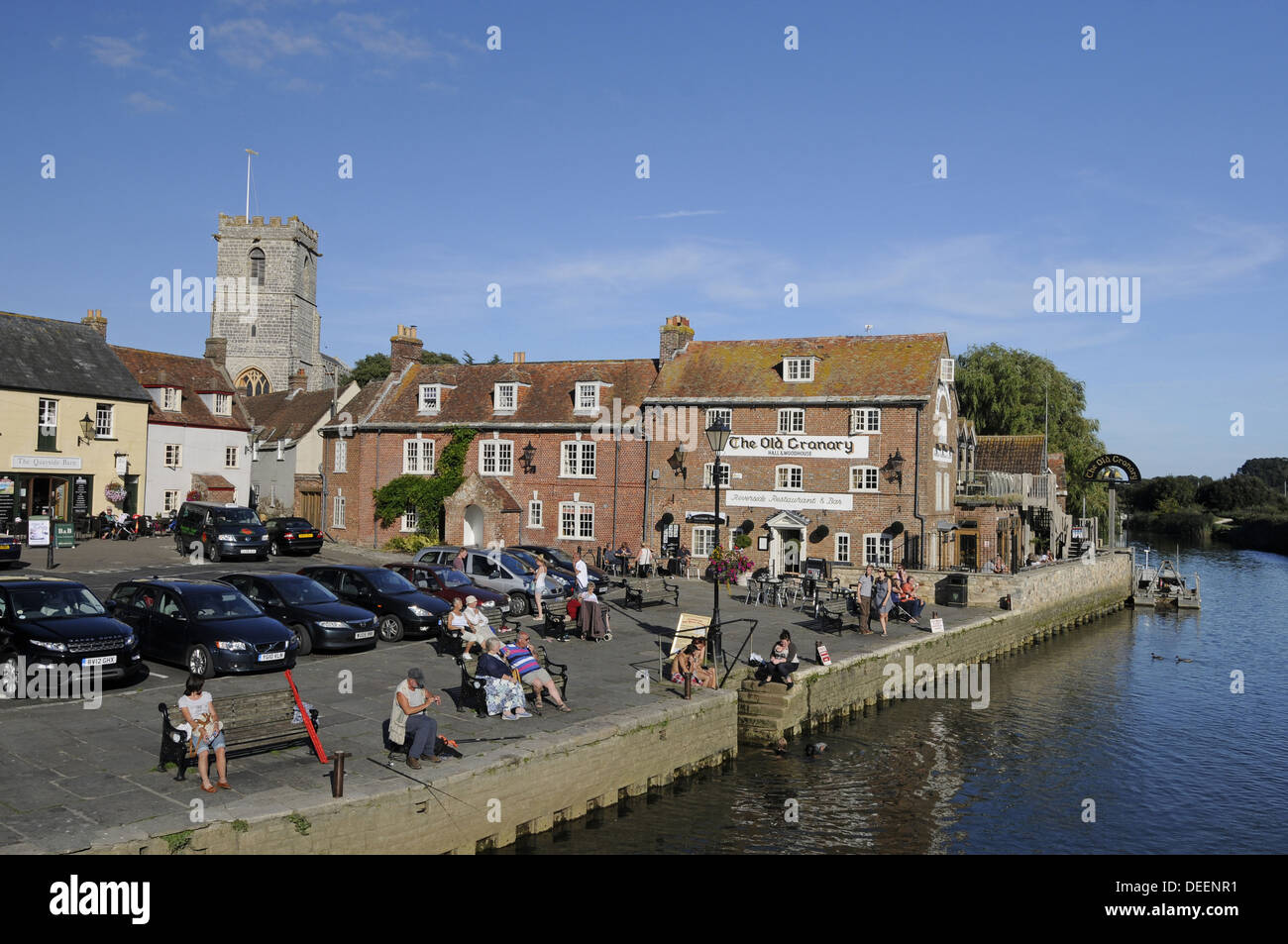 Fiume Frome e Priory Wareham Isle of Purbeck Dorset Inghilterra Foto Stock