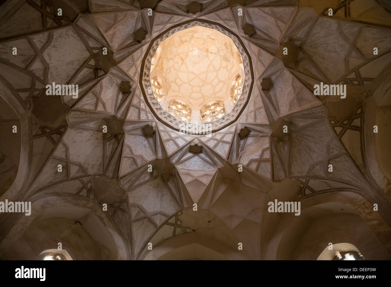 Vaulting del vestibolo d'ingresso nella casa di Safavid, Nayin, Iran Foto Stock