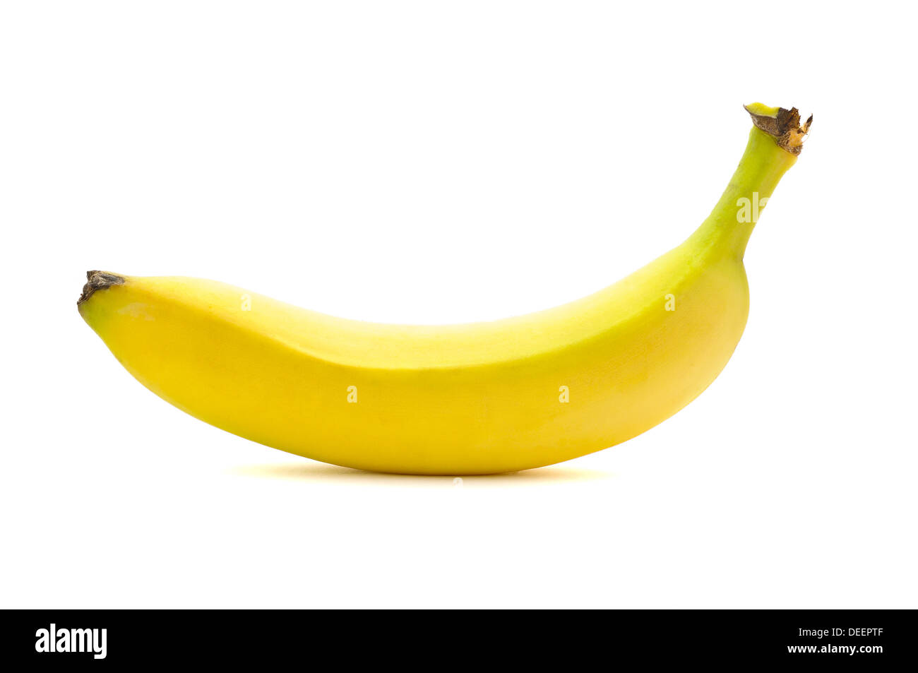 Fresca banana giallo isolato su uno sfondo bianco Foto Stock