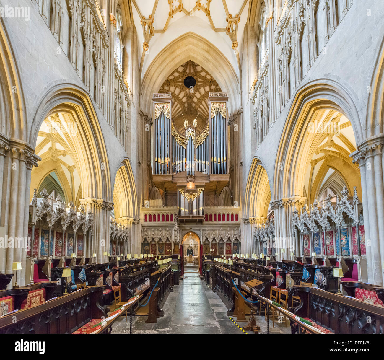 Interno della Cattedrale di Wells, pozzi, Somerset, Inghilterra, Regno Unito Foto Stock