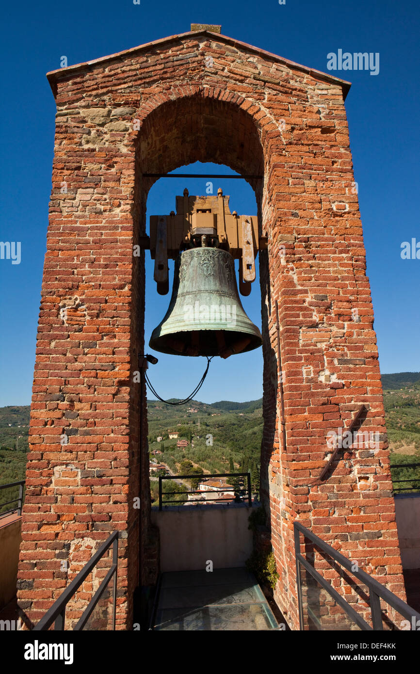 Una Toscana torre campanaria a Vinci, Italia Foto Stock