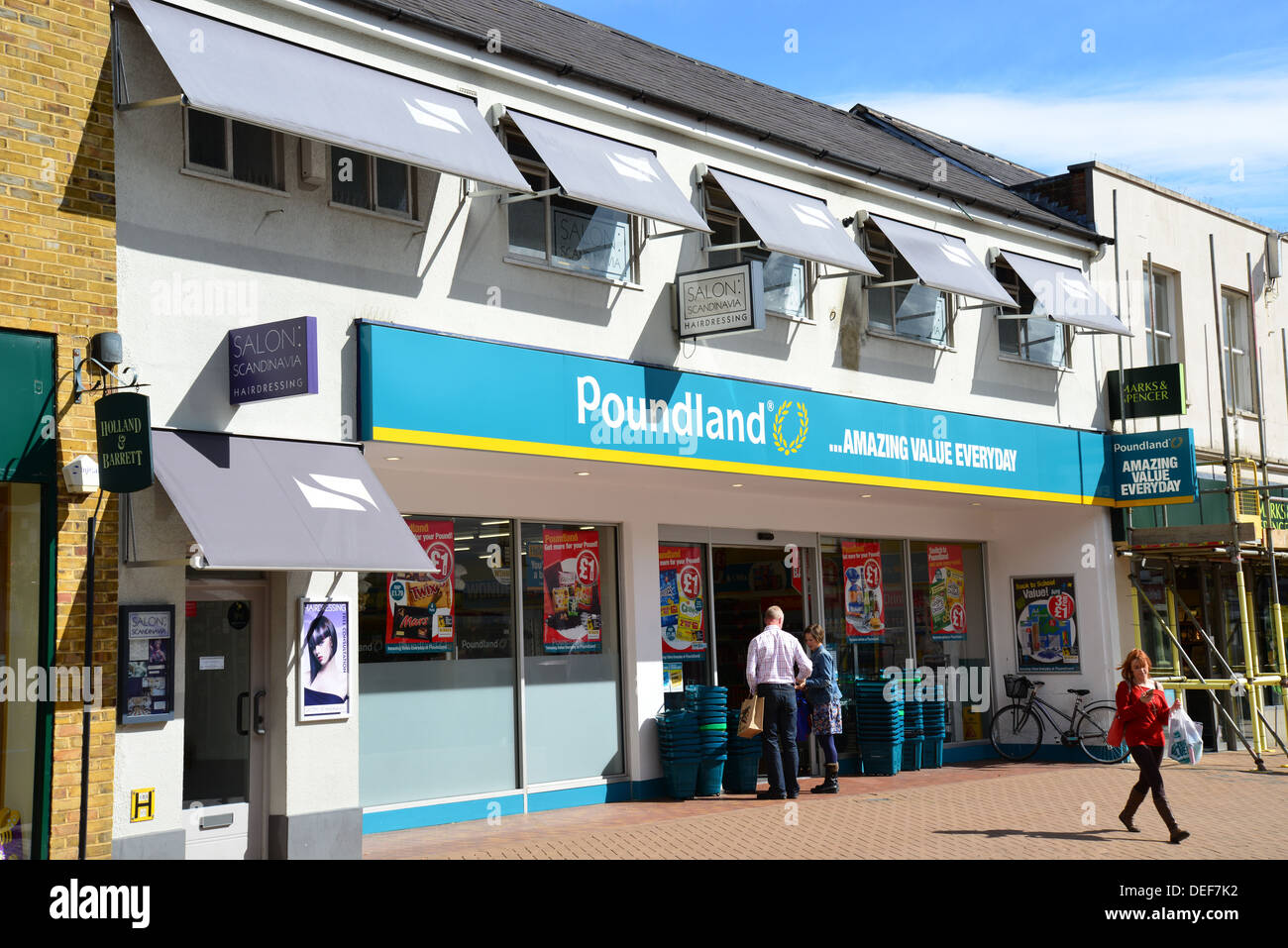 Poundland store, Sheep Street, Bicester, Oxfordshire, England, Regno Unito Foto Stock