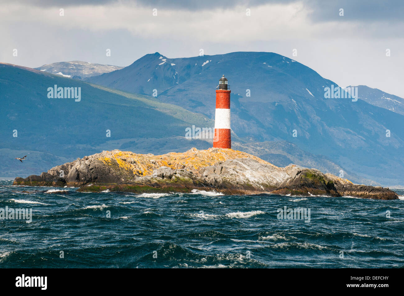 Faro su un isola nel Canale del Beagle, Ushuaia, Tierra del Fuego, Argentina, Sud America Foto Stock