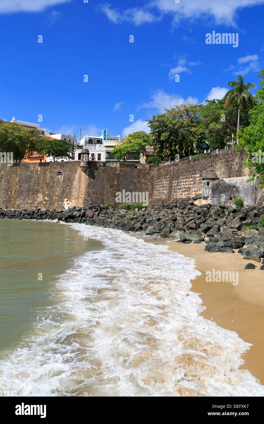 Le mura della città nella vecchia San Juan, Puerto Rico, West Indies, dei Caraibi e America centrale Foto Stock