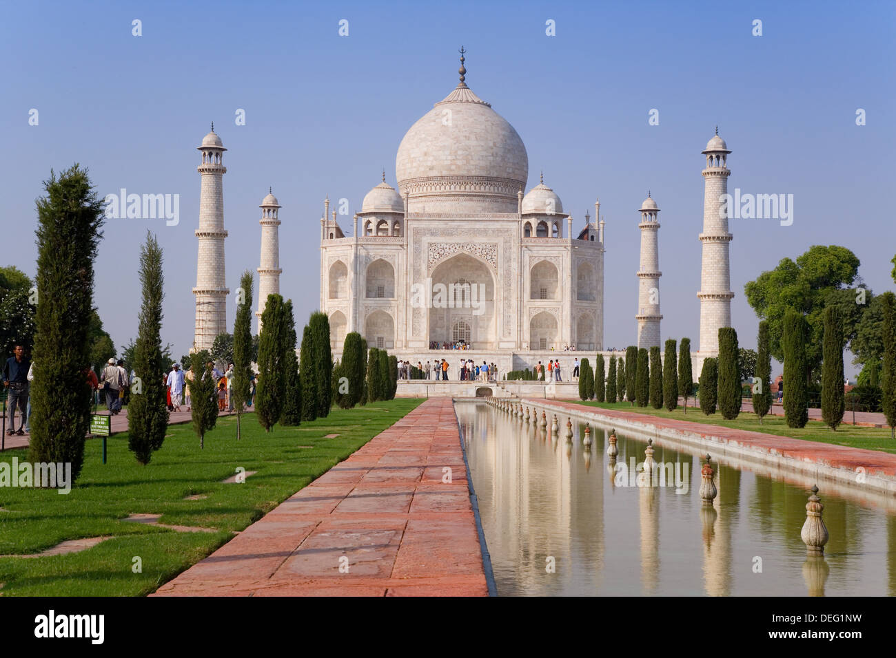 India, Uttar Pradesh, il Taj Mahal, questo mausoleo di Mughal è diventato l'emblema turistico dell India Foto Stock