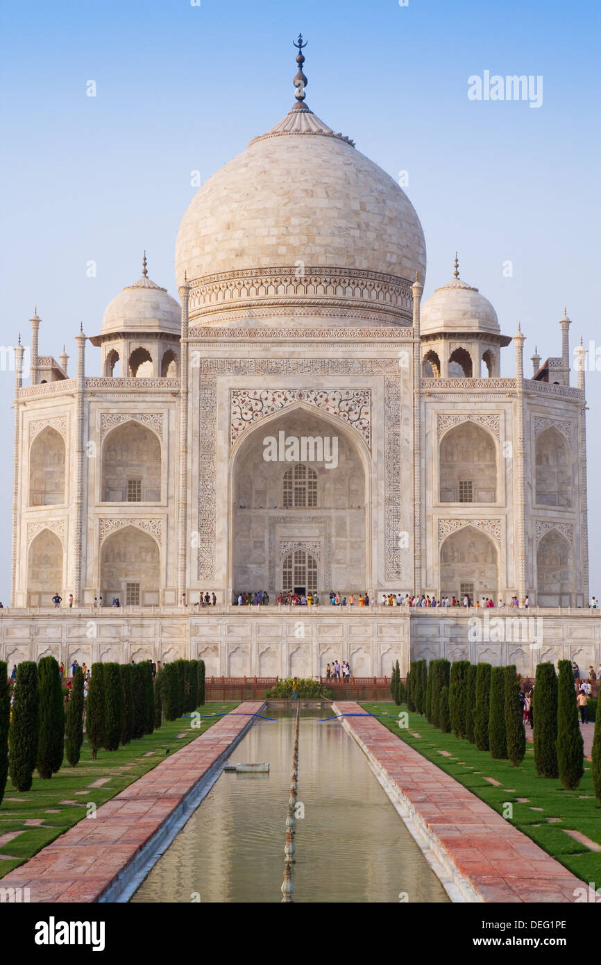 Il Taj Mahal, Sito Patrimonio Mondiale dell'UNESCO, Agra, Uttar Pradesh, India, Asia Foto Stock