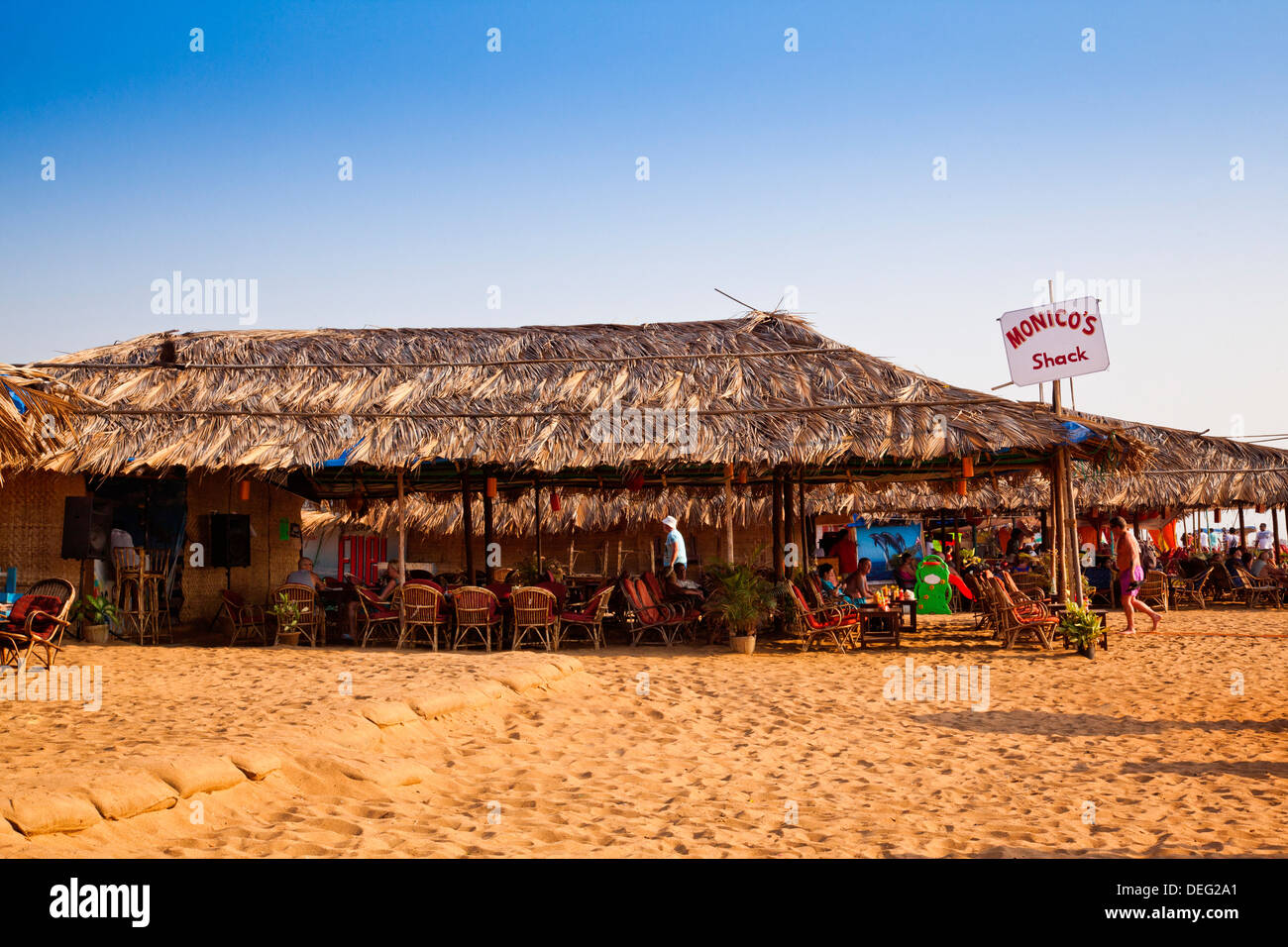 Il ristorante sulla spiaggia Monico's Beach Shack, Candolim Beach, Candolim, Bardez, Goa nord, Goa, India Foto Stock