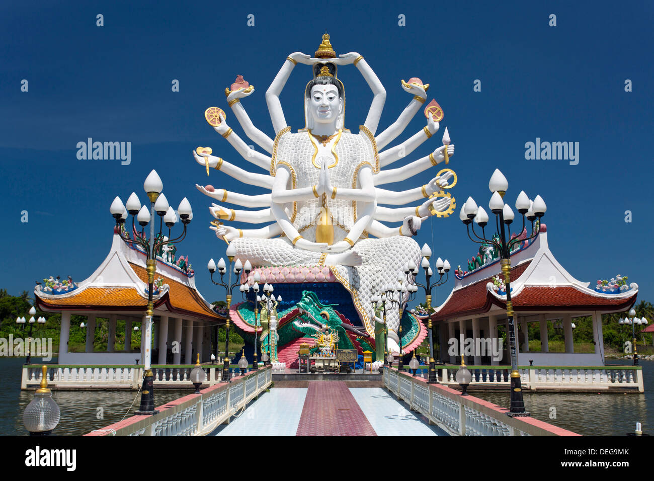 Gigantesca statua buddista di Wat Plai Laem, Koh Samui, Thailandia, Sud-est asiatico, in Asia Foto Stock