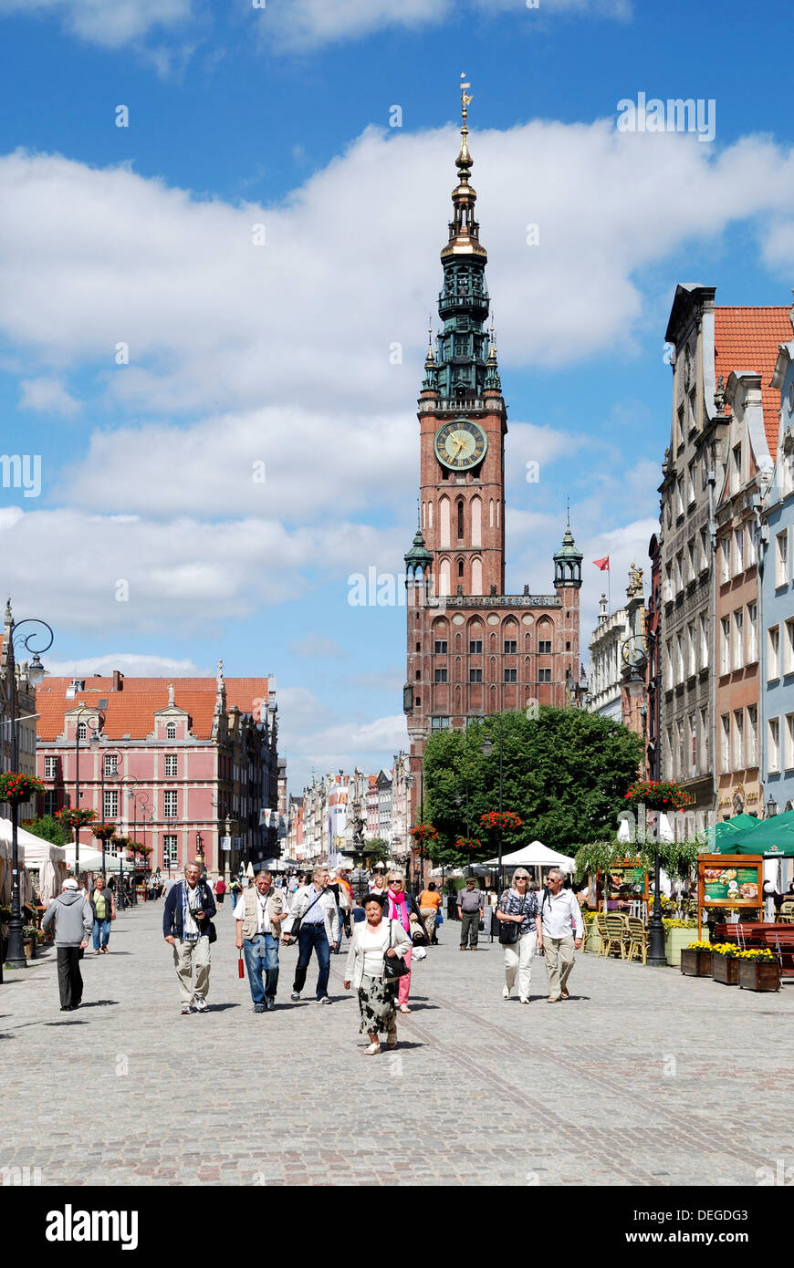 Il centro storico di Danzica con il municipio sul mercato lungo. Foto Stock