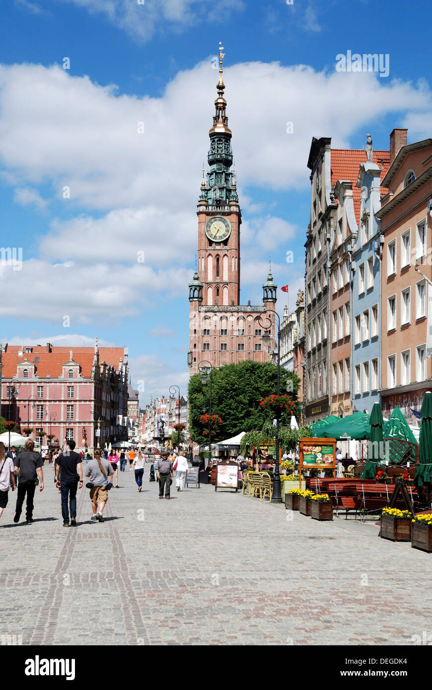 Il centro storico di Danzica con il municipio sul mercato lungo. Foto Stock