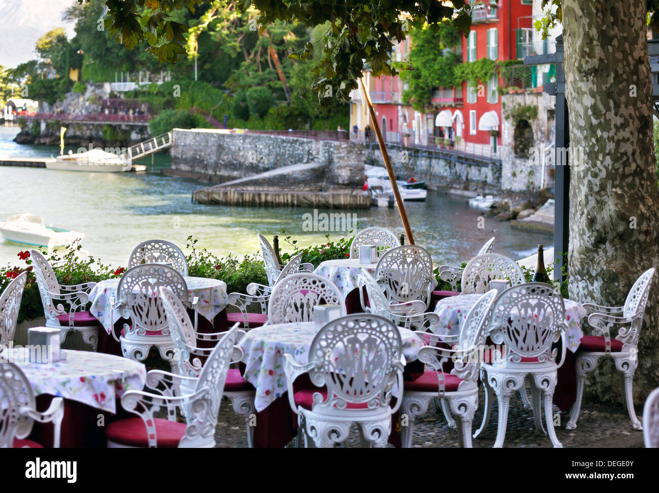 Messa in tavola al ristorante all'aperto Foto Stock