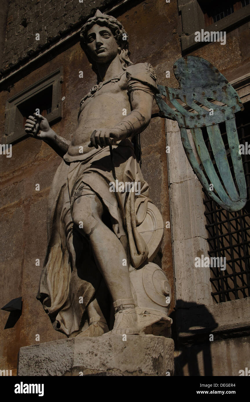 L'Italia. Roma. L'Arcangelo Michele. Statua di Raffaello da Montelupo (1504-1566). 1544. Castel Sant'Angelo. Foto Stock