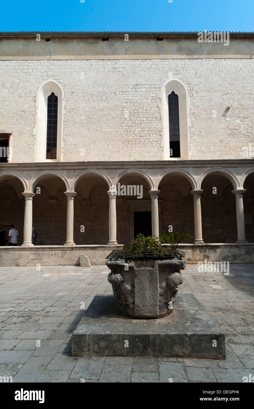 Il monastero francescano e la chiesa, città di Zadar, contea di Zara, Dalmazia, Croazia, Europa. Foto Stock