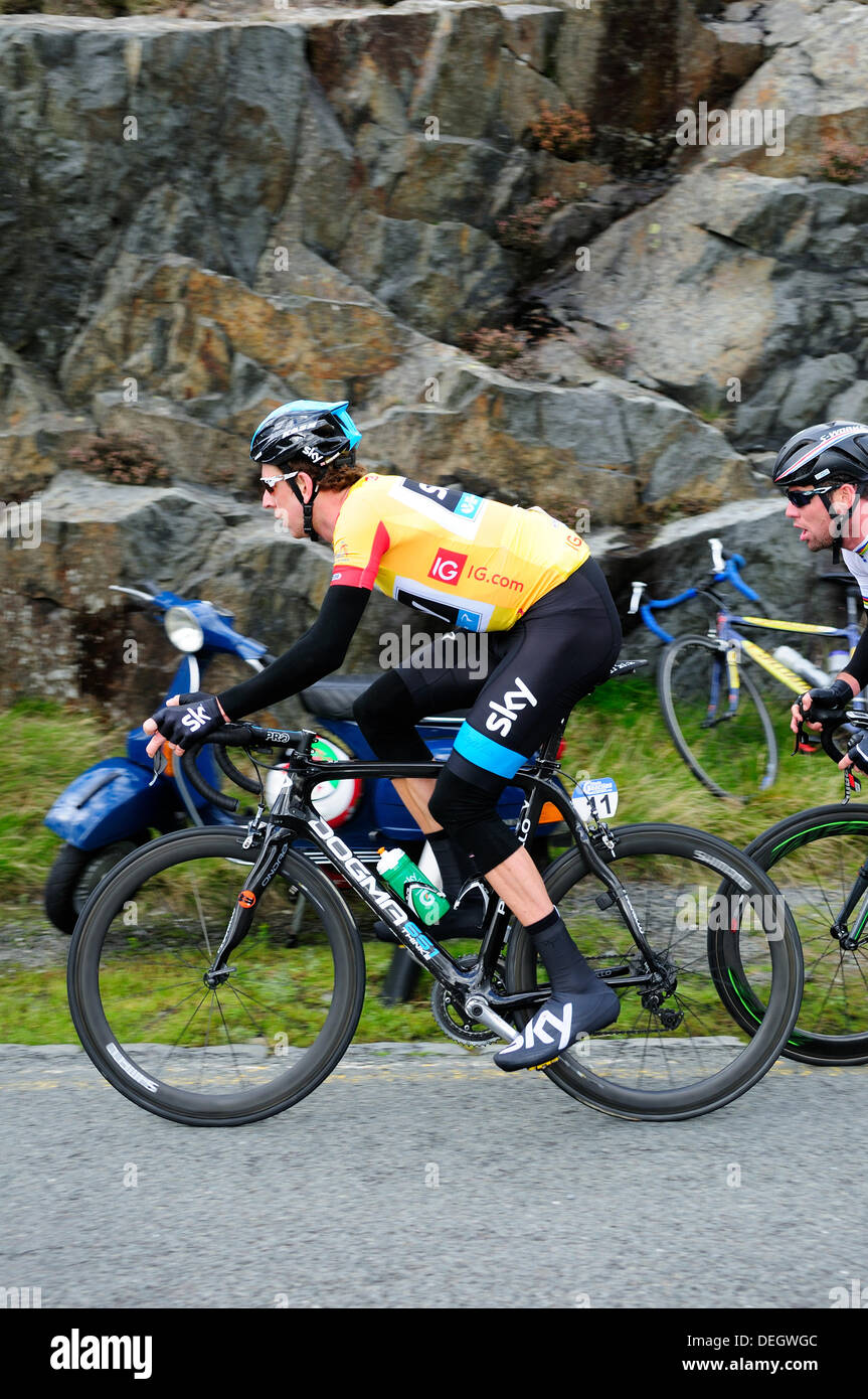 Tour della Bretagna,Llanberis Pass,UK.xviii settembre 2013.3rd tappa di montagna del giorno (CAT3) Pen-Y-Pass.Team Sky sit 40secondi dietro il leader del pass con Sir Bradley Wiggins essendo affiancato da Mark Cavendish.Cavendish è andato a vincere la tappa a Llanberis.Wiggins conduce la GC con 37 secondi di gap dal compagno di squadra Ian Stannard (teamsky). Credito: Ian Francesco/Alamy Live News Foto Stock