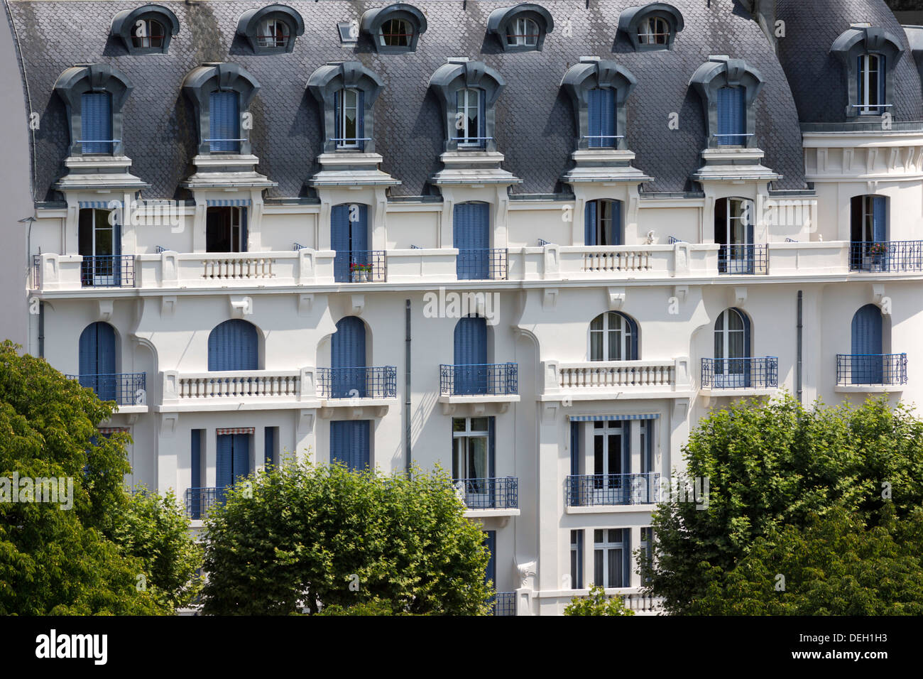 L'ex Astoria Palace hotel, a Vichy (Allier - Francia). L'ancien Hôtel Astoria Palace, à Vichy (Allier - Francia). Foto Stock