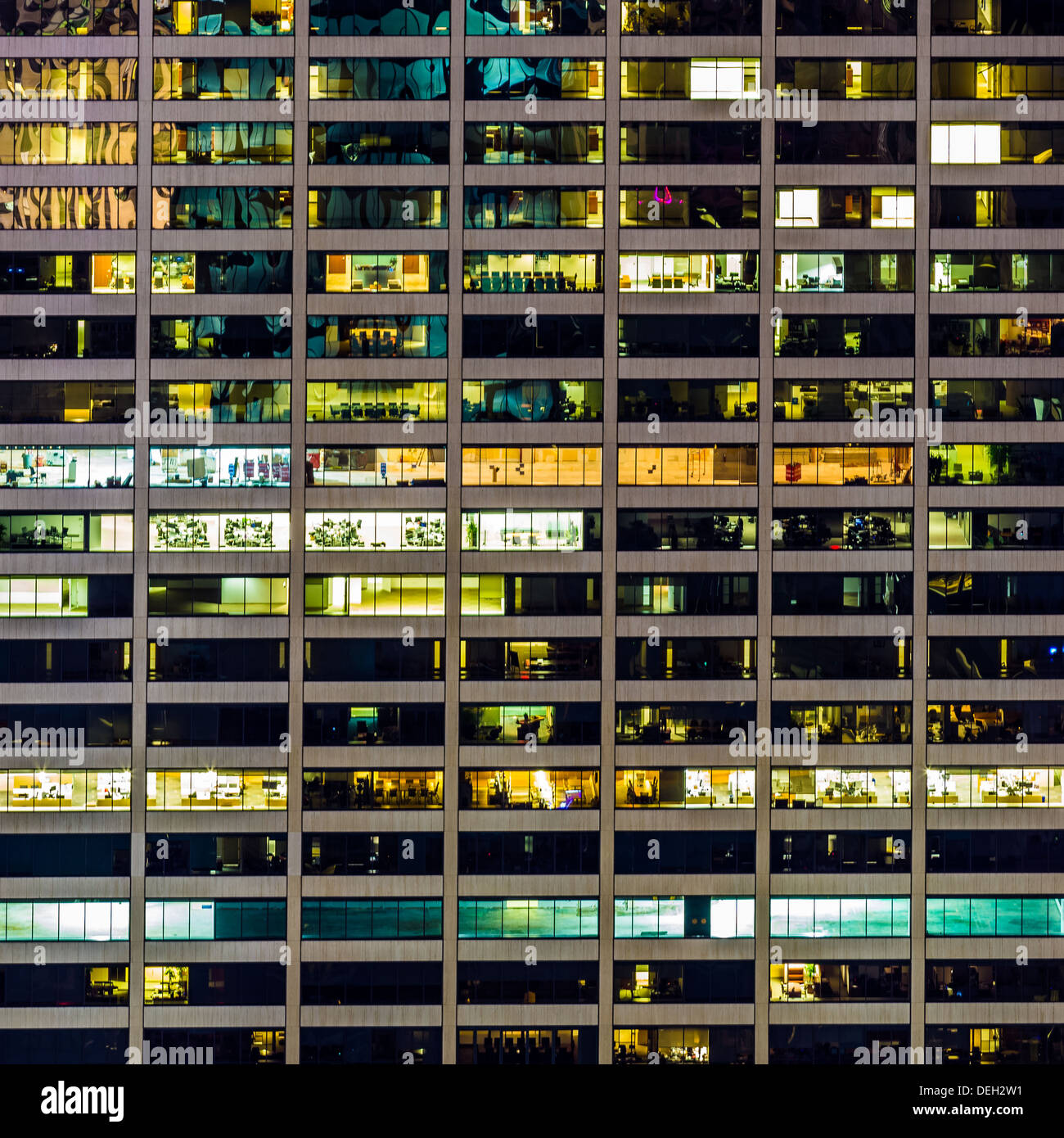 Un modello geometrico di Windows su un grattacielo di Manhattan Foto Stock
