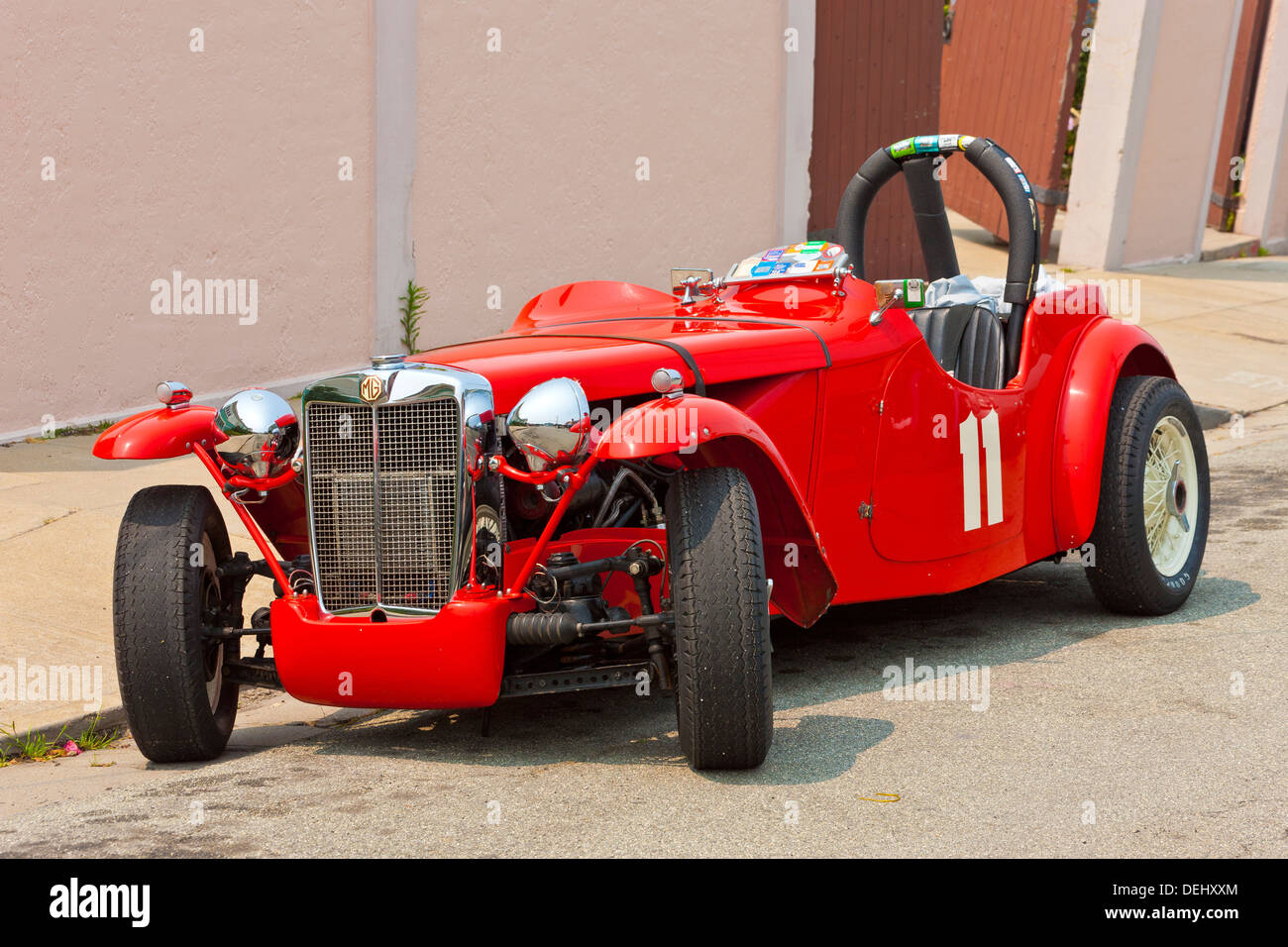 Vintage restaurati MG auto sportiva a entusiasti" ottenere insieme a Monterey in California, Stati Uniti d'America. JMH5621 Foto Stock