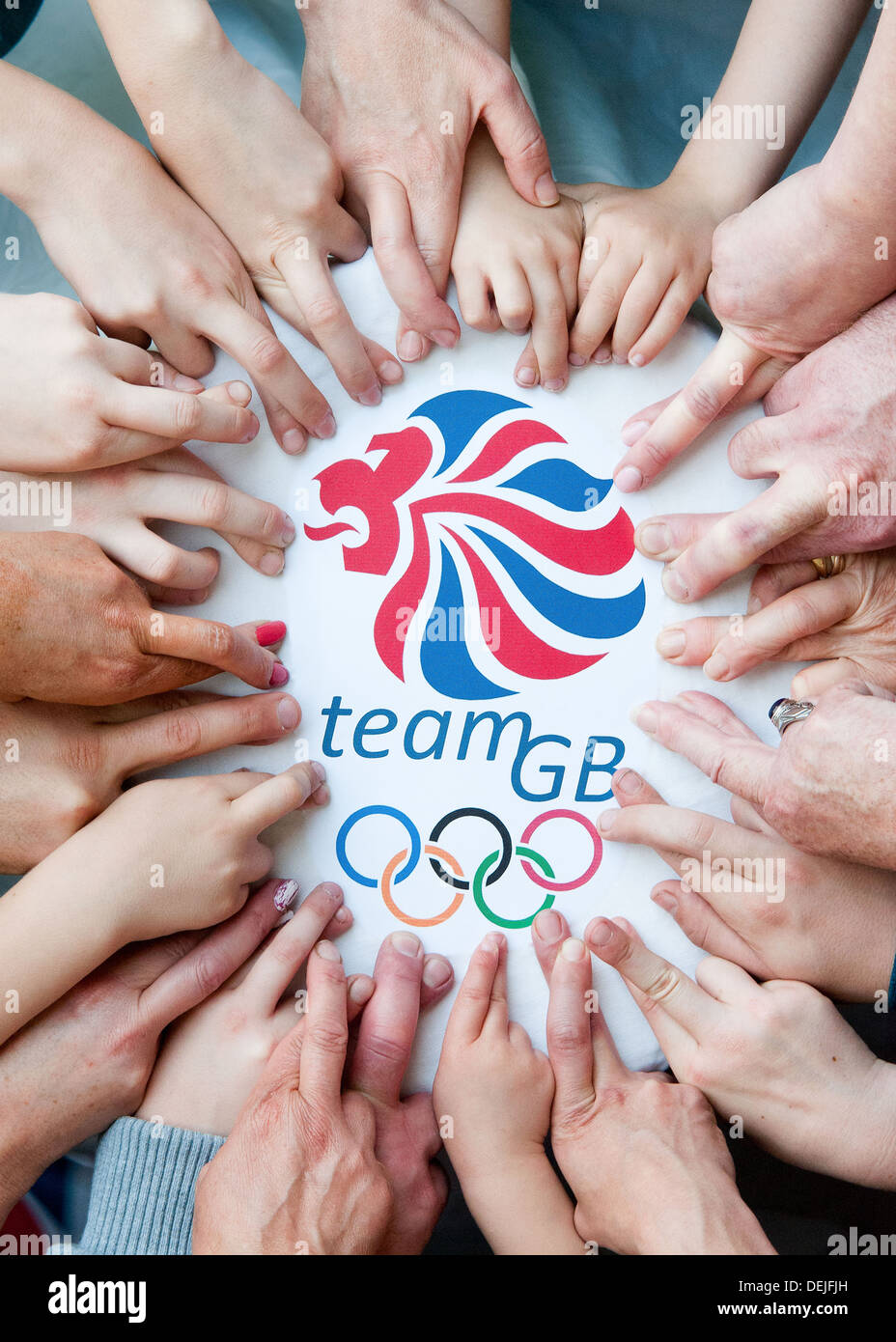 Dita incrociate per il Team GB nelle Olimpiadi 2012 Foto Stock