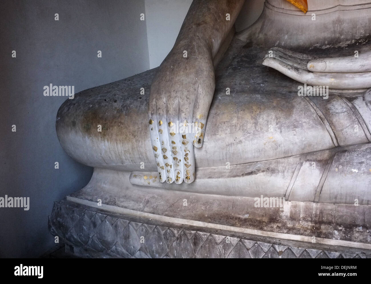 Dettaglio della mano di Buddha sulla statua, Thailandia Foto Stock