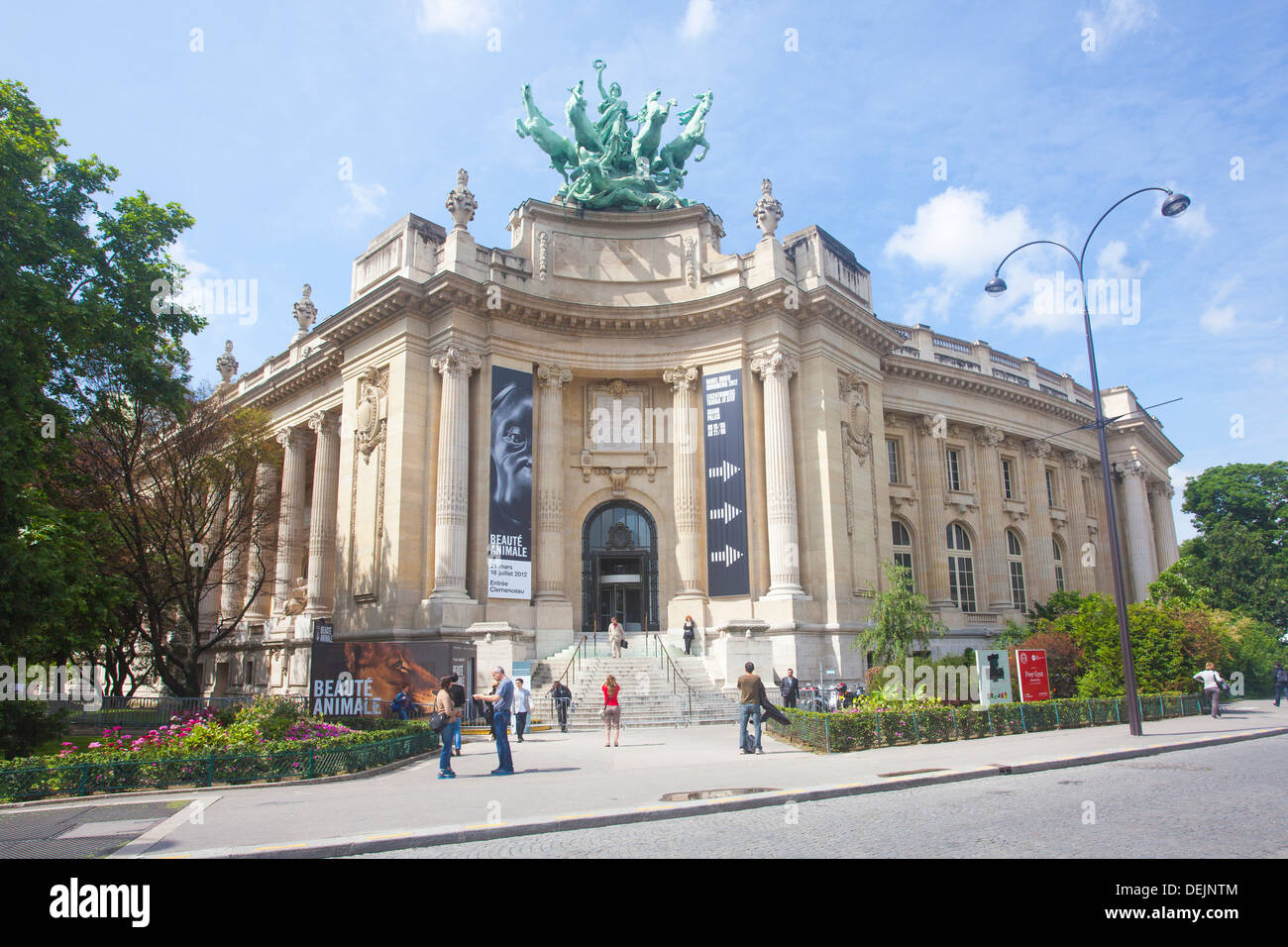 Ingresso anteriore per Le Grand Palais des Beaux-Arts nel Grand Palais des Champs-Élysées, Parigi Francia Foto Stock