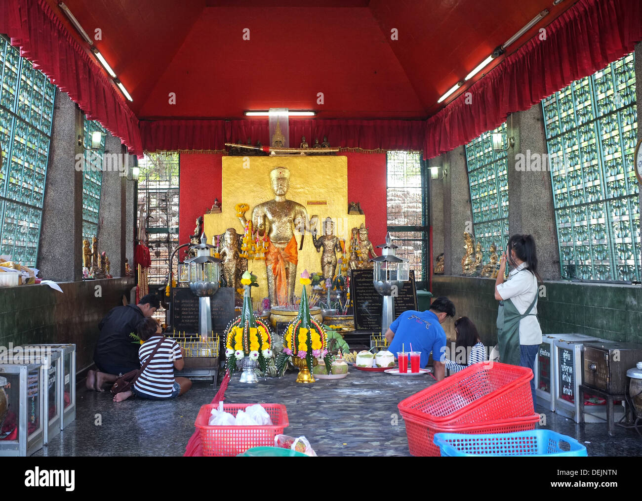 Phra Kan Santuario ('Monkey tempio'), Lopburi, Thailandia Foto Stock