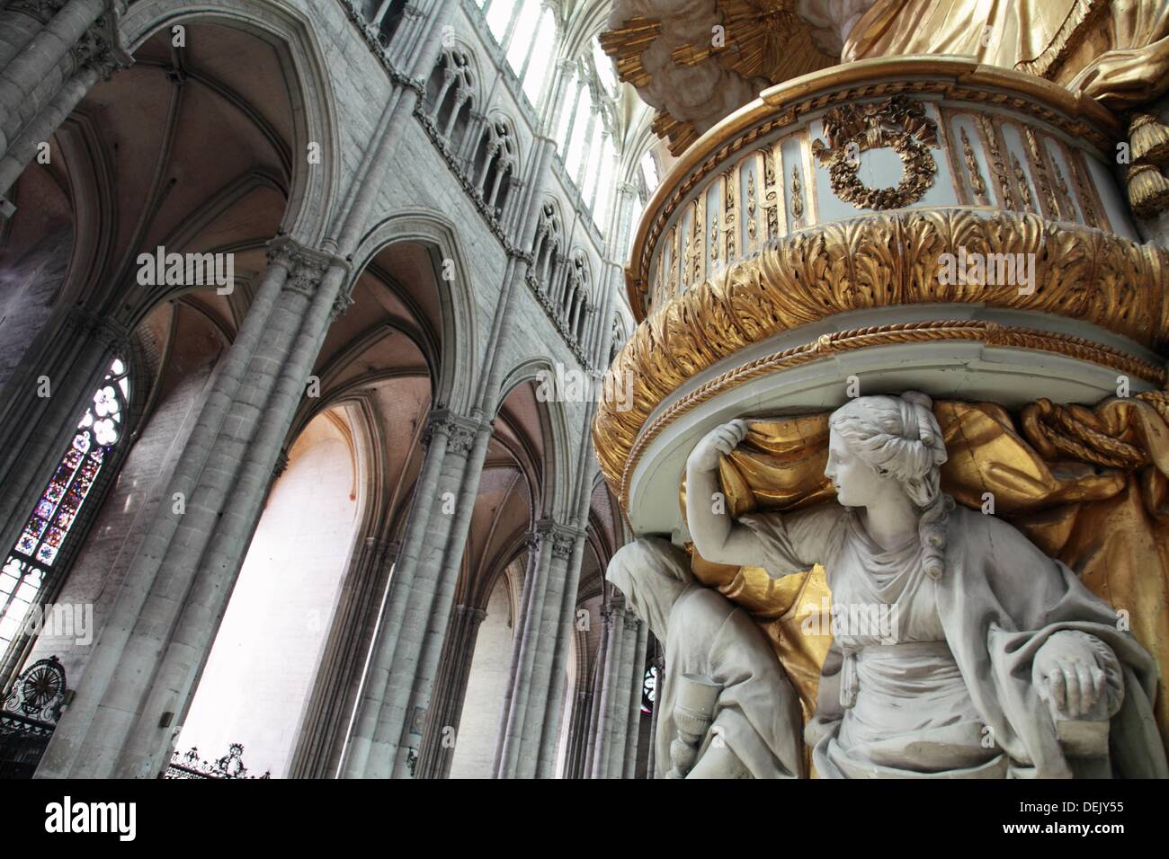 Cattedrale Di Amiens Interno Immagini E Fotografie Stock Ad Alta ...