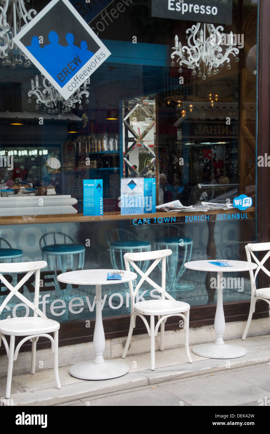 Istanbul, Sirkeci, Brew Coffeeworks in der Hamidiye Caddesi Foto Stock