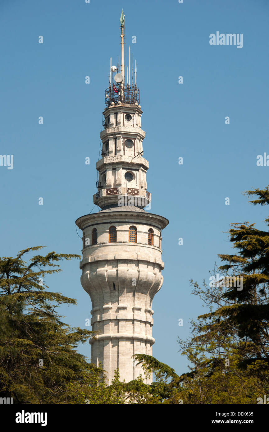 Istanbul, Beyazit, der Beyazit-Turm am Beyazit-Platz in unmittelbarer Nähe zur Universität Istanbul. Foto Stock