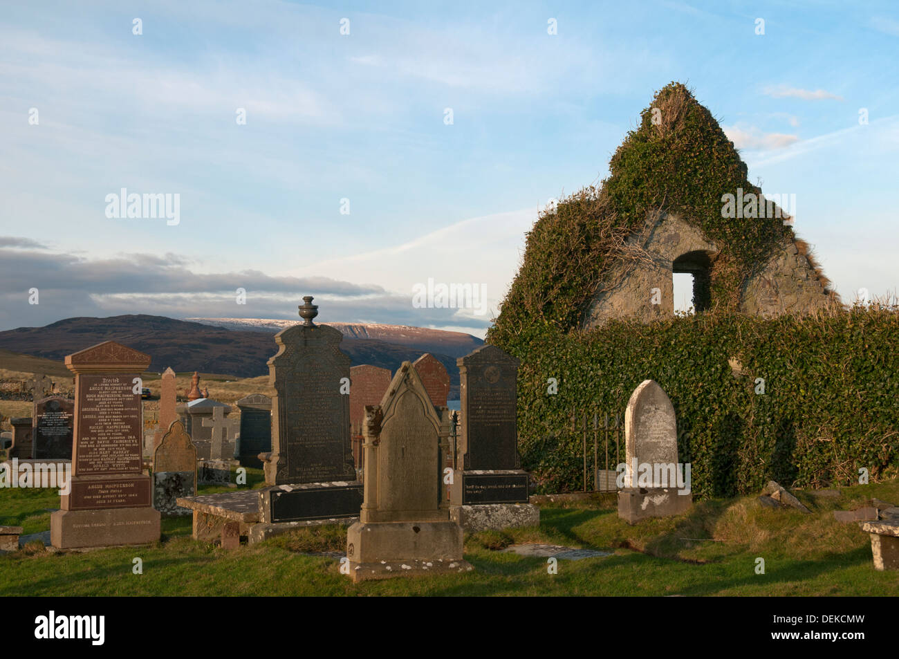 La vecchia chiesa (datata 1619) e cimitero a Balnakeil vicino a Durness, Sutherland, Scotland, Regno Unito. Foto Stock