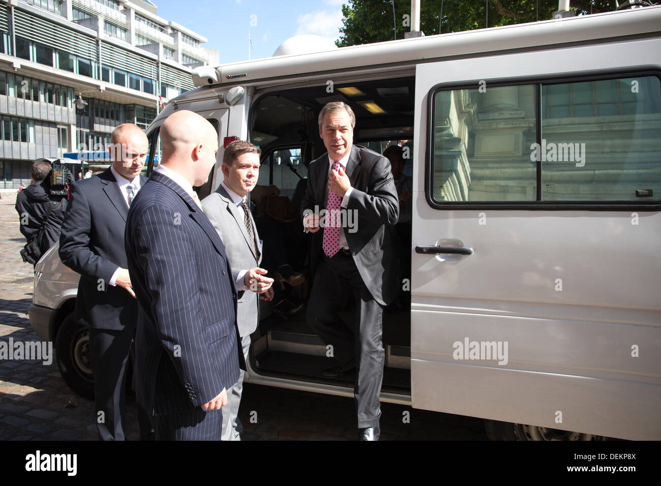 Nigel Farage, UKIP, hall centrale, Westminster, London, Regno Unito. Xx Settembre 2013. Onorevole Farage oggi è stata costretta a difendersi contro rivendicazioni fu visto come "razzista e fascista" compresi llegations che un giovane onorevole Farage aveva marciato attraverso un tranquillo villaggio del Sussex molto tardi la notte urlando gioventù hitleriana canzoni. Credito: Jeff Gilbert/Alamy Live News Foto Stock