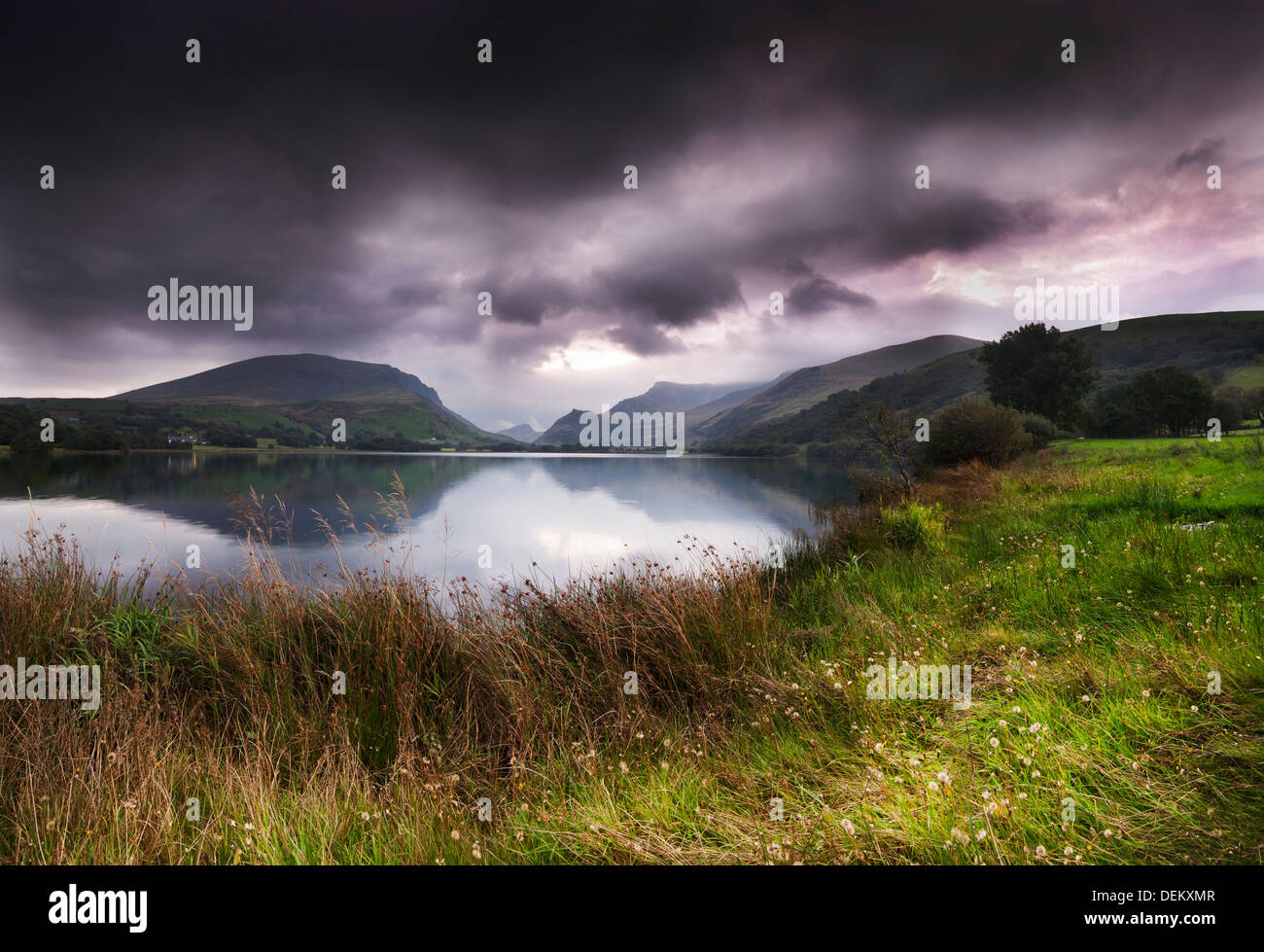 Llyn Nantile, Snowdonia, Galles,snowdonia, Galles, paesaggio, Moody, tempestosa, lago, acqua Foto Stock