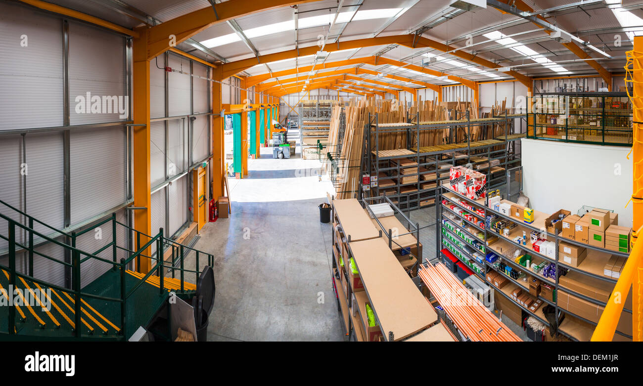 Magazzino interno di Travis perkins Builders Merchants Farnham Foto Stock