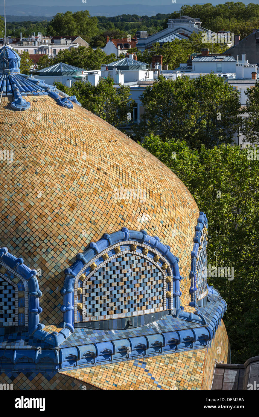 In Vichy, neo-moresco cupola della dome acqua-Stabilimento di indurimento. Centre Thermal des Dômes . Foto Stock