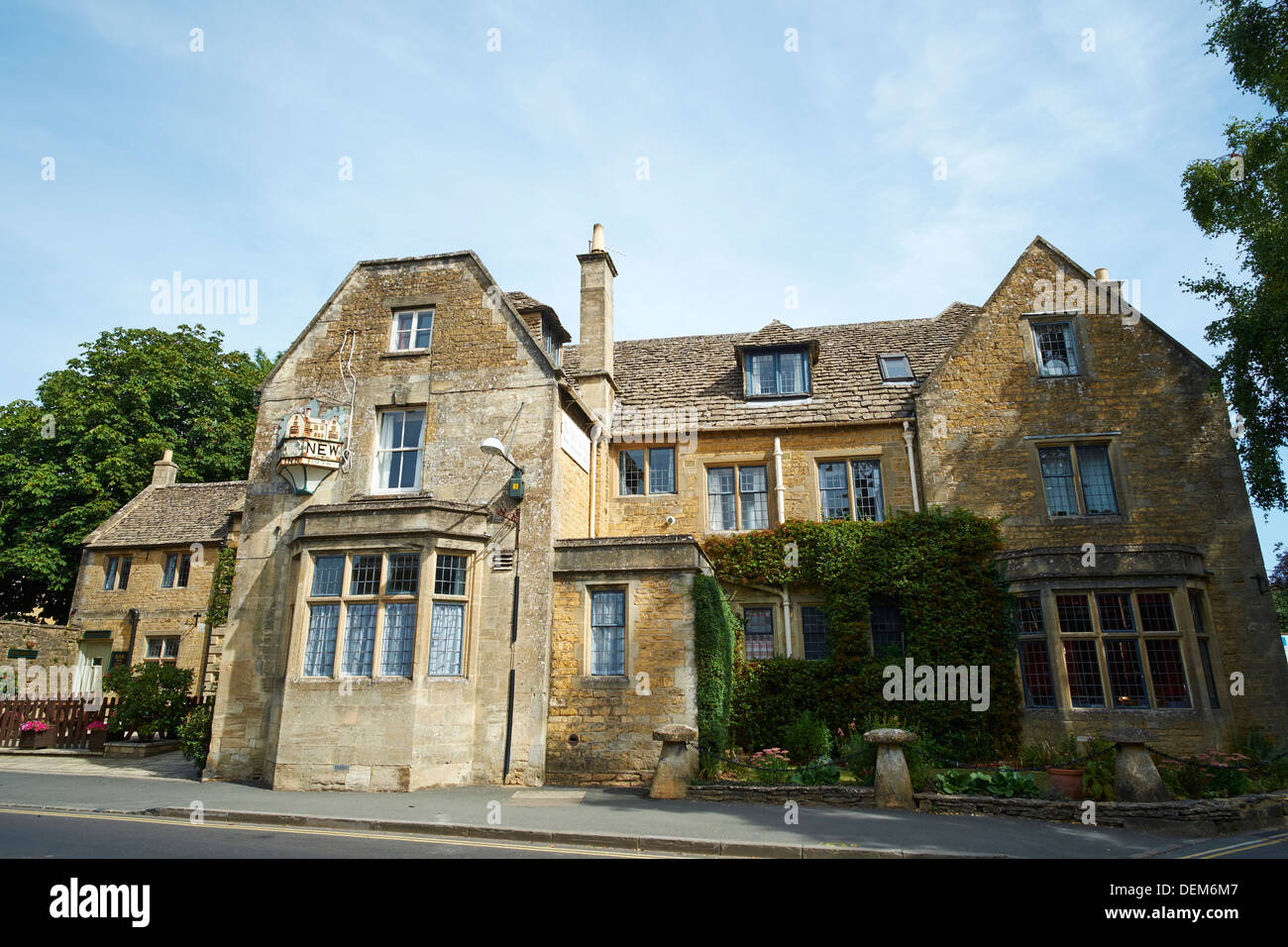 Il vecchio nuovo Rissington Inn Road Bourton sull'acqua Gloucestershire Cotswolds REGNO UNITO Foto Stock