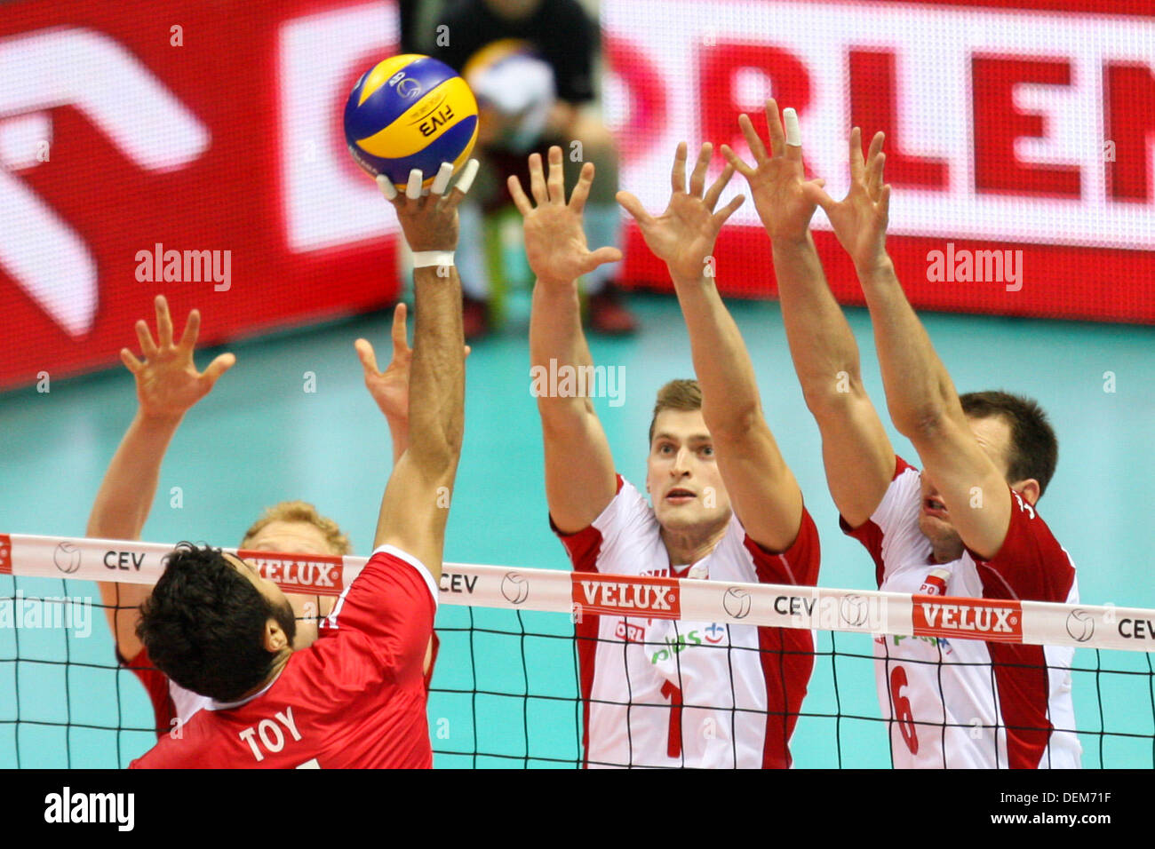 Sett. 20, 2013 - 20.09.2013, Gdansk, siatkowka, pallavolo, Mistrzostwa Europy w pilce siatkowej 2013, Eurovolley 2013, Polska - Turcja, Polonia - Turchia, Metin giocattolo (TUR), Piotr Nowakowski, Bartosz Kurek (POL), UFT. Tomasz Jastrzebowski / Foto Olimpik Foto Stock