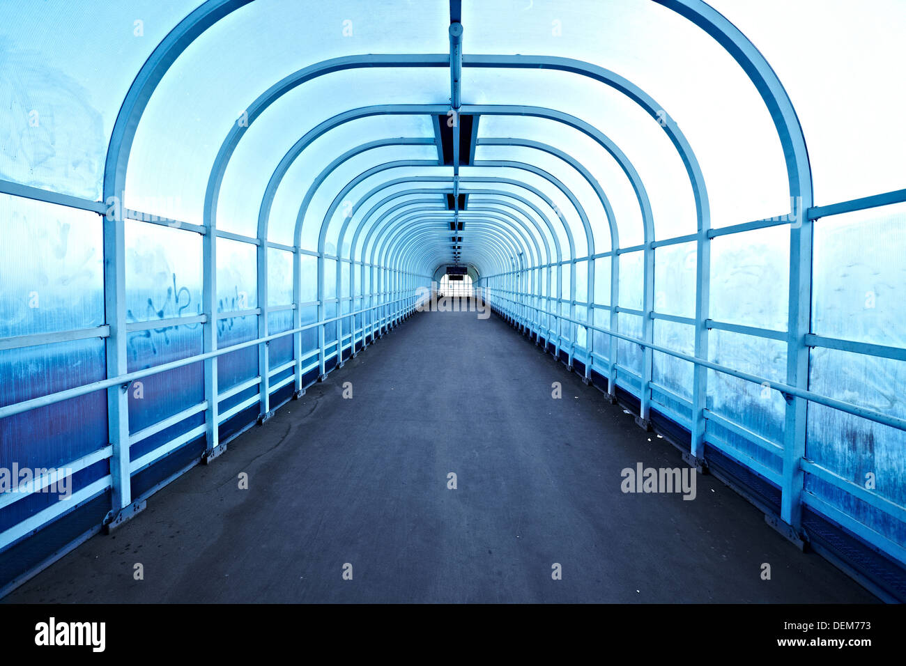 Tubo tunnel di vetro immagini e fotografie stock ad alta risoluzione ...