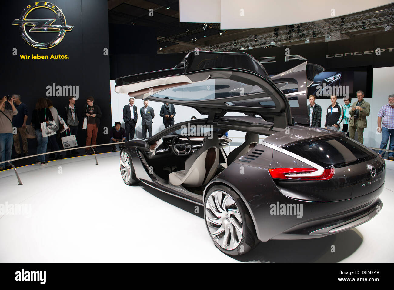 Francoforte - sett 16: Opel Monza Concept Car mostrata al sessantacinquesimo IAA (Internationale Automobil Ausstellung) Foto Stock