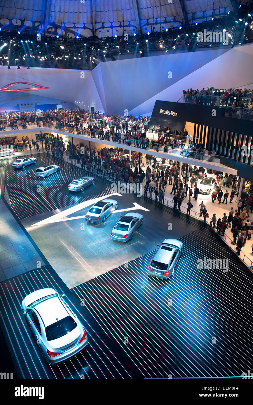 Francoforte - sett 16: la Mercedes-Benz Hall al sessantacinquesimo IAA (Internationale Automobil Ausstellung) Foto Stock