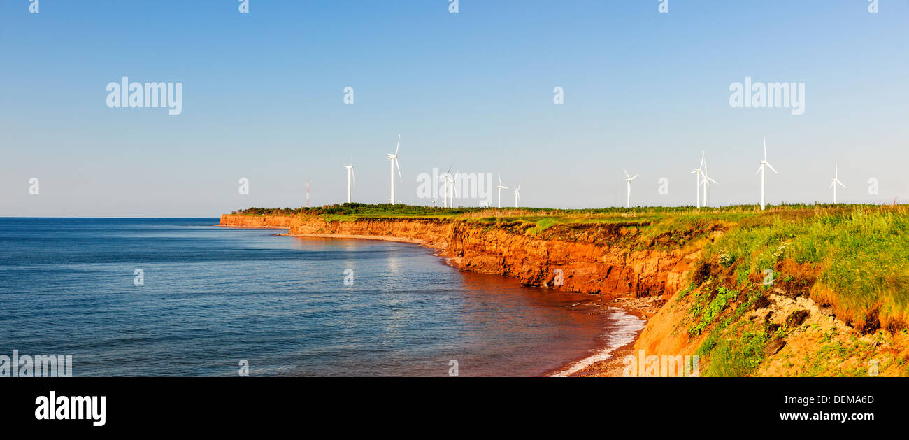 Vista panoramica del potere di vento generatori a Capo Nord, Prince Edward Island, Canada Foto Stock