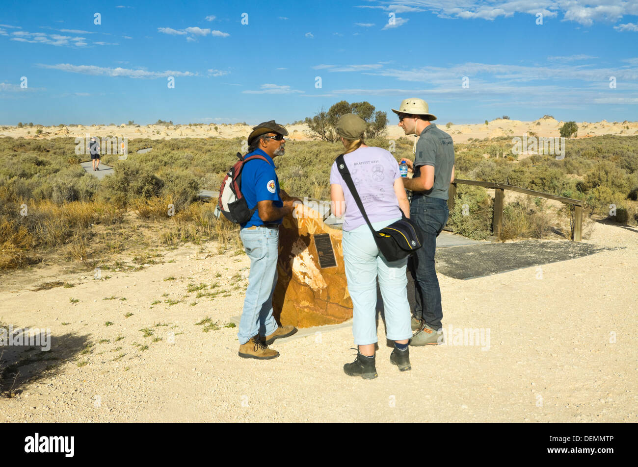 Memoriale di Leslie James (Whyman) Taylor, Aborigeni Tour guida, Mungo National Park, New South Wales, Australia Foto Stock