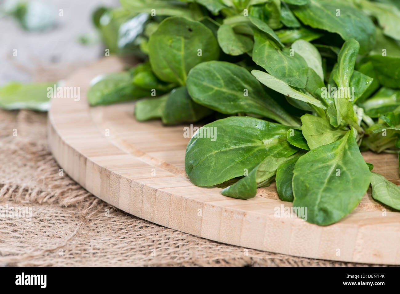 Porzione di agnello fresca di lattuga Foto Stock