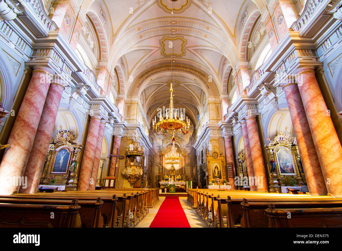 Trinità santa chiesa cattolica in Sibiu Hermannstadt (Sibiu) vista interna Foto Stock