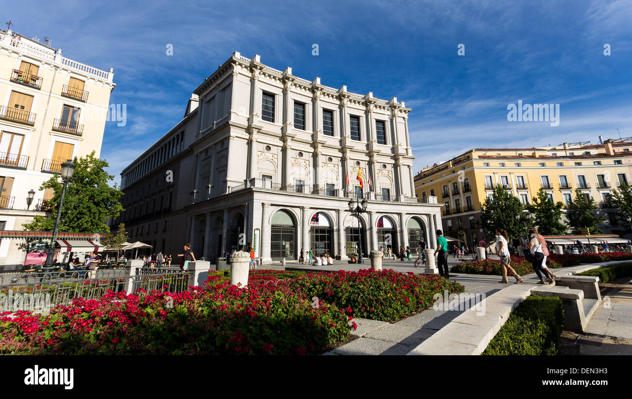 MADRID - circa 2013: Royal Opera in una giornata di sole Foto Stock