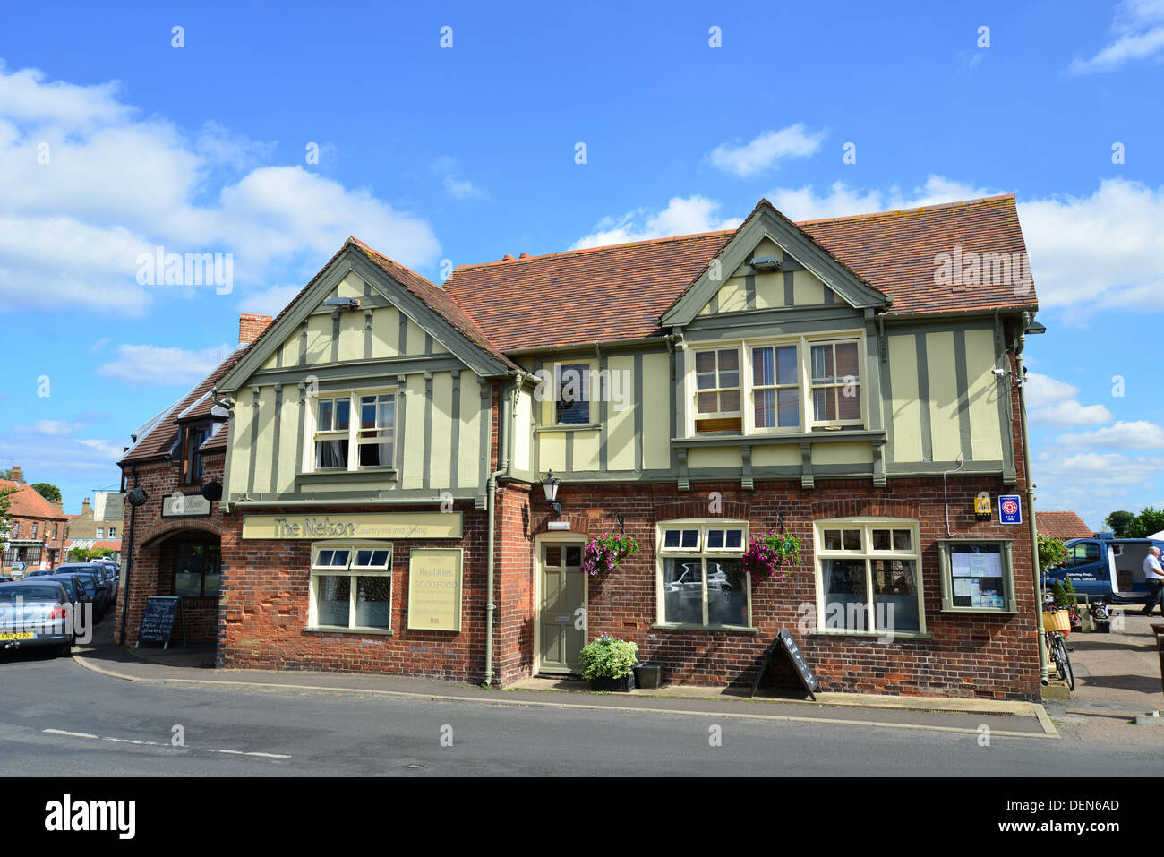Il Nelson Country Inn & Restaurant, Creake Road, Burnham Market, Norfolk, Inghilterra, Regno Unito Foto Stock