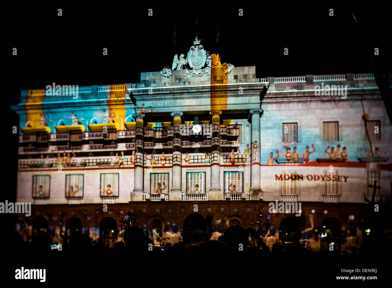 Barcellona, Spagna. Settembre 21st, 2013: Il viaggio surreale dall artista multidisciplinare Franc Andreu è proiettata su Barcellona del municipio facciata durante il festival della città, la merce, 2013 Credit: matthi/Alamy Live News Foto Stock